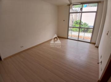 Apartamento · 75m² · 2 Quartos · 1 Vaga · Conforto e Lazer no Riachuelo: Apartamento Reformado com Varanda e Vista Livre!