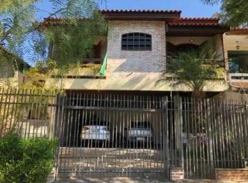 Casa · 3 Quartos · Belo Sobrado com Edícula