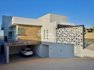 Casa · 400m² · 5 Quartos · 2 Vagas · Condomínio Ouro Vermelho II - Casa à venda, 4 quartos, sendo 1 suíte, com habite-se, Jardim Botânico