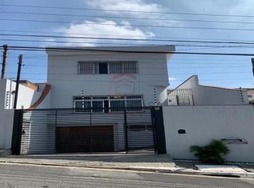 Casa · 223m² · 3 Quartos · 4 Vagas · Casa à venda com 223m², 3 quartos e 4 vagas