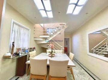 Casa · 156m² · 4 Quartos · 2 Vagas · Casa à venda nas imediações do metrô Sacomã, possui 4 quartos, suíte, 2 vagas!