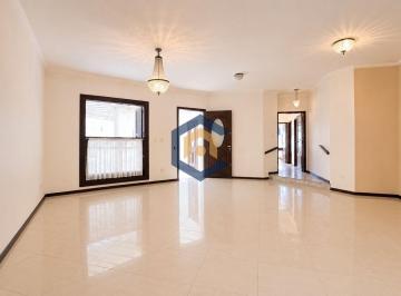 Casa · 214m² · 3 Quartos · 2 Vagas · Linda casa a venda com 3 quartos no bairro Glória em Joinville/SC
