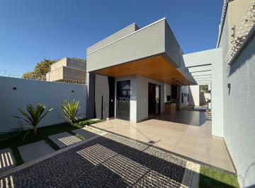 Casa · 126m² · 3 Quartos · 2 Vagas · Casa à venda próxima a Havan