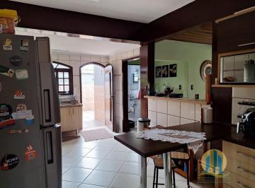 Casa · 200m² · 3 Quartos · 3 Vagas · CASA A VENDA