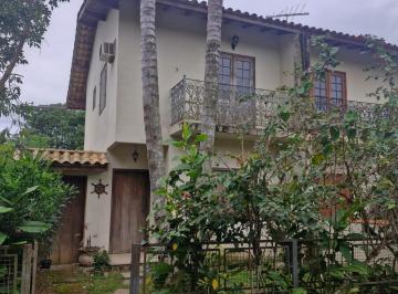 Casa de 2 quartos, Paraty · Sobrado bairro Caborê a 2 km do Centro Histórico