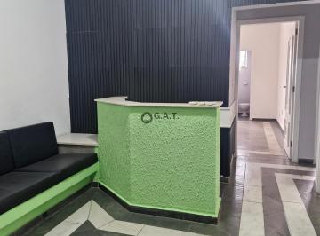 Foto 01 · Sala comercial para locação no Centro de Sorocaba-SP, com 3 salas, 4 banheiros e 117m² de área.
