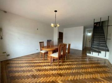 Casa · 234m² · 4 Quartos · 2 Vagas · Excelente Sobrado à Venda em Mirandópolis, São Paulo-SP! 4 Quartos, 1 Suíte, 4 B