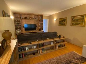 Casa · 139m² · 4 Quartos · 2 Vagas · Sobrado à venda em São Paulo-SP, Parque Jabaquara: 4 quartos, 1 suíte, 4 banheiros, 2 vagas, 139m². 