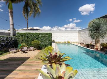Casa de 3 quartos, Águas Claras · Casa Reformada na Av. Vereda da Cruz | 3 suítes | 780m² | Vereda da Cruz