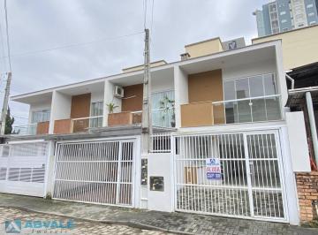 Casa · 75m² · 2 Quartos · 1 Vaga · Sobrado geminado para locação com 2 dormitórios, churrasqueira e vaga de garagem no bairro da Velha,