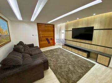 Sala de TV · Casa de alto padrão no Novo Guarujá com piscina