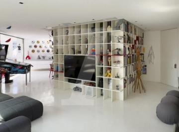 Apartamento · 202m² · 2 Quartos · 4 Vagas · Cobertura duplex com 202m² à venda em Moema.
