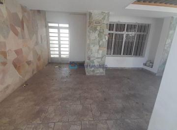 Casa · 212m² · 3 Quartos · 2 Vagas · Sobrado na Vila Gumercindo com 3 quartos e 2 vagas.