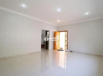 Casa · 360m² · 4 Quartos · 4 Vagas · Casa residencial com 4 quartos sendo 2 suítes disponível para locação e venda no bairro Santa Mônica