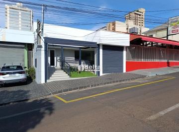 Comercial · 224m² · 5 Quartos · Casa comercial disponível para locação no bairro Martins em Uberlândia - MG