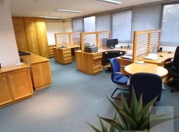 Comercial · 70m² · 2 Vagas · Conjunto Comercial com 70 m2, 2 salas e 2 vagas.
