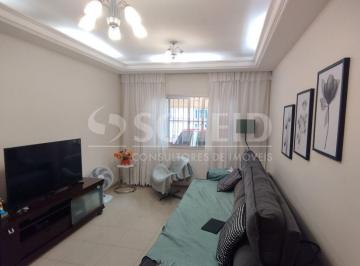 Casa · 120m² · 3 Quartos · 2 Vagas · Casa a venda com três quartos, suíte e duas vagas de garagem com portão automático.