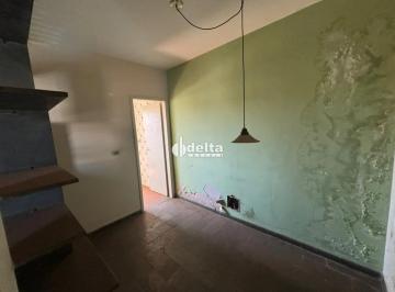 Comercial · 323m² · 3 Quartos · 1 Vaga · Prédio disponível para venda e locação no bairro Nossa Senhora Aparecida em Uberlândia-MG