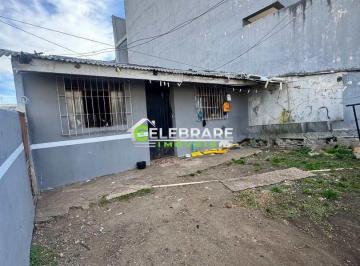 Casa · 53m² · 2 Quartos · 1 Vaga · CASA NO SANTA CÂNDIDA!!! 02 QTOS, TERRENO, PRÓX. A ROTATÓRIA