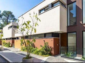 1 · Casa de condomínio com 531 m², 4 quartos sendo 4 suítes à venda no bairro Jardim Cordeiro.