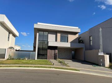 Casa · 199m² · 3 Quartos · 2 Vagas · Sobrado de Alto Padrão no Condomínio Jardins Bolonha – 3 Suítes, Piscina e Área Gourmet em Senador C