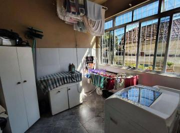 af4e86bf23481adabf9e523d73eeee571318952e · ótimo sobrado no Fonseca com duas casas com entrada independente