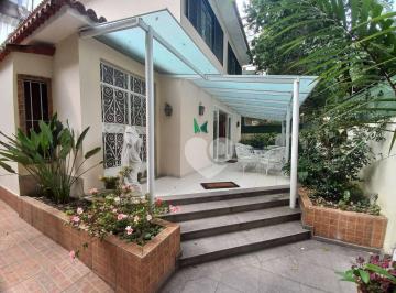 a056d9a2a149d646d45744f115011311519fda8e · Linda casa com 4 quartos à venda no Baixo Gávea