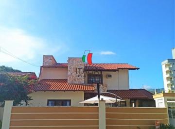 Casa · 260m² · 3 Quartos · 3 Vagas · Casa à venda no bairro Águas Claras - Brusque/SC