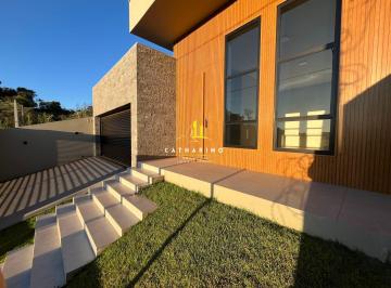 Casa · 200m² · 3 Quartos · 4 Vagas · ALTO PADRÃO COM 3 SUÍTES