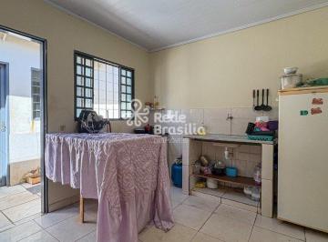 Casa · 450m² · 3 Quartos · 4 Vagas · Lote para Renda com 9 Kitnets Alugadas no Itapuã