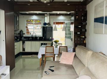 Casa · 60m² · 2 Quartos · 1 Vaga · Apartamento à venda em Vila Nova Bonsucesso com 60 m², 2 quartos, 1 vaga