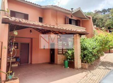 Casa · 230m² · 3 Quartos · 3 Vagas · Casa em Cond. ao lado do The Square por apenas R$900.000