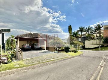 Casa · 330m² · 3 Quartos · 4 Vagas · Venda de casa em Golf Gardens, Km 23 da Raposo, 3 dormitórios, 3 suítes e 4 b...