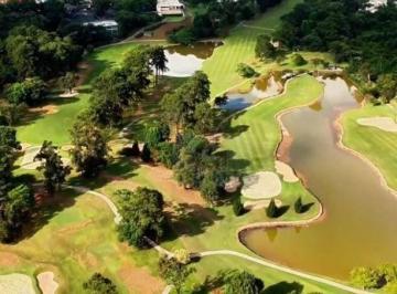 4258015e220d084491dad6a74fbdd4ba4f8e8949 · No coração da Granja Viana, o São Fernando Golf Club é sinônimo de sofisticação, contato com a natur