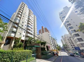 d8c153a3a1660b33310b372d34ca476c8ea44881 · Apartamento com 3 quartos no Centro de Florianópolis