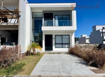 Casa · 167m² · 3 Quartos · 1 Vaga · Casa no bairro Deltaveille  -  Biguaçu