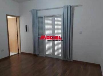 Casa · 250m² · 3 Quartos · 2 Vagas · Sobrado amplo à 800m do Centro Poliesportivo José Carlos das Neves