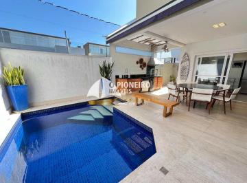 Casa · 250m² · 4 Quartos · 2 Vagas · Casa de condomínio, disponível para temporada em Juquehy.
