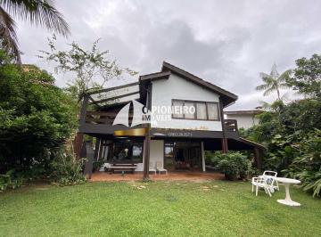 Casa · 500m² · 4 Quartos · 2 Vagas · Imóvel disponível pé na areia na Barra do Sahy! Venha conferir!