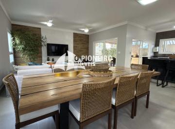 Casa · 250m² · 4 Quartos · 2 Vagas · Casa em condomínio disponível para venda na praia de Juquehy!