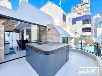 Terraço com banheira de hidromassagem · Cobertura com 3 dormitórios à venda, 199 m² por R$ 2.950.000,00 - Centro - Balneário Camboriú/SC