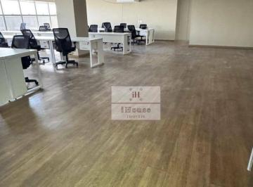 4dcb405657a73e9fbd6c15ac2a968ada87f45ba9 · Andar comercial com mobília e área externa para locação.