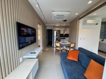 a1e4e7d50d515353e893fb9ef6e74826d6593c1e · Apartamento Pé na Areia com 2 Suítes Todo Mobiliado e Projetado
