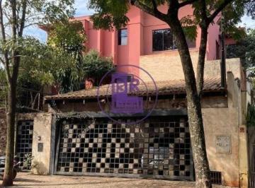 Casa · 260m² · 5 Quartos · 2 Vagas · Linda e Espacosa Casa situada no Jardim Higienopolis