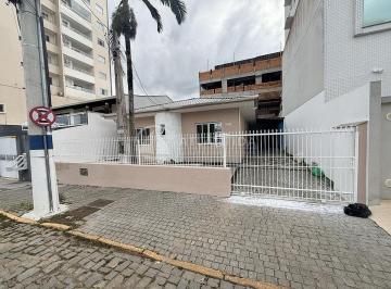 Casa de 2 quartos Aluguel R$ 6.000 · Casa Locação anual no Centro de Camboriú.