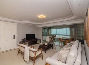 Apartamento · 166m² · 3 Quartos · 2 Vagas · Apartamento frente mar à venda em Balneário Camboriú