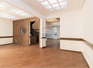 Comercial · 500m² · 3 Vagas · "Espaço Comercial Ideal no Coração de SP"