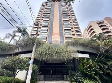 Apartamento · 139m² · 4 Quartos · 3 Vagas · "Apartamento dos Sonhos em Santana: 4 quartos, 3 vagas, a reformar!"