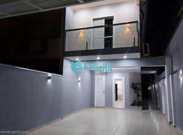 Casa · 160m² · 3 Quartos · 4 Vagas · Sobrado com 3 dorms, 1 suíte, 4 vagas, 160m2 no Ayrosa