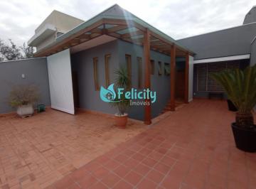 Casa · 217m² · 3 Quartos · 5 Vagas · Casa com 3 suítes, 5 vagas e 217m2 na Vila Primavera